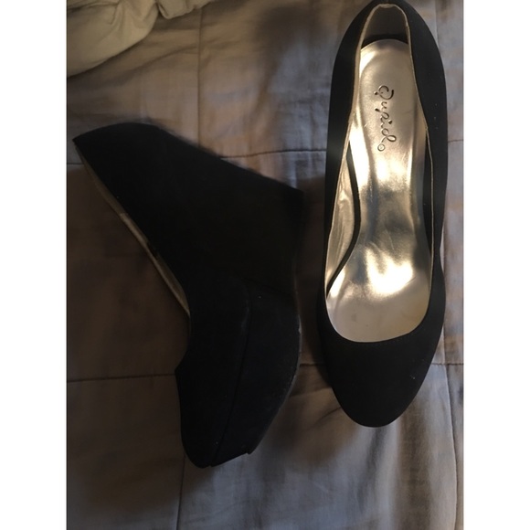 BLACK SUEDE WEDGES - Picture 2 of 4